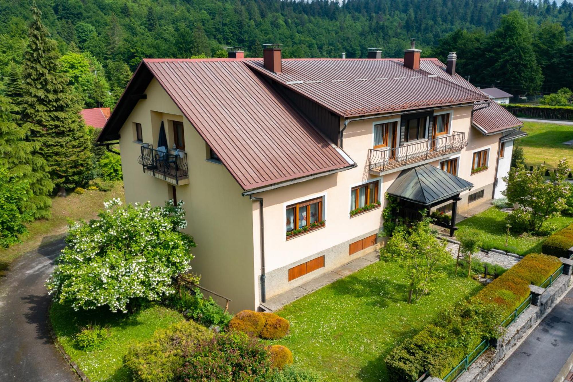 Apartmani Gruzdovo Delnice Ngoại thất bức ảnh